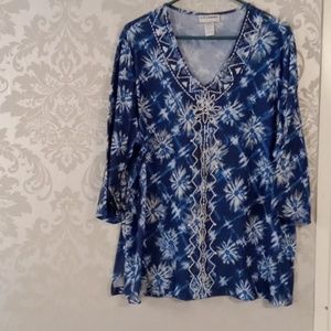 CD Daniel's Women Plus size top 2x